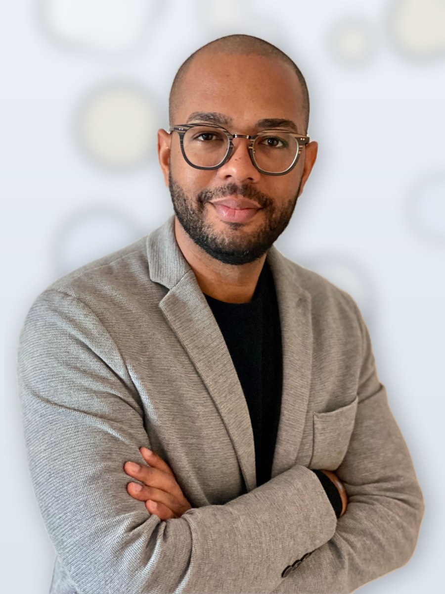 Mike Adrassé, conseiller en investissement financier, en Martinique